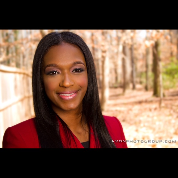 Meet your Posher, Demetria - Picture 1 of 1